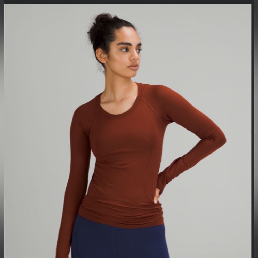 Lululemon  SWIFTLY TECH LONG SLEEVE SHIRT 2.0
Date Brown/Date Brown
Size: 8